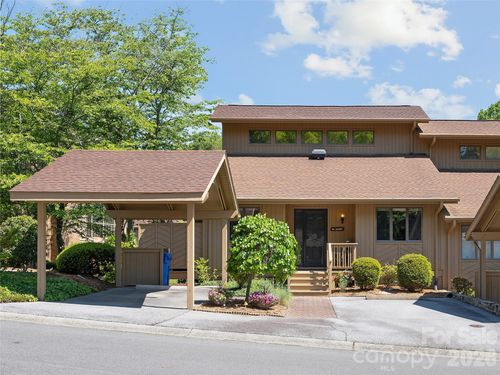 905 Red Oak Dr, Hendersonville, NC, 28791-1949 | Card Image