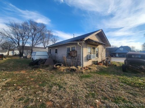 422 S Kansas Ave, Cherokee, OK, 73728-2521 | Card Image