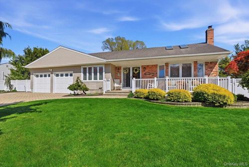 44 Steven Pl, Smithtown, NY, 11787-5420 | Card Image