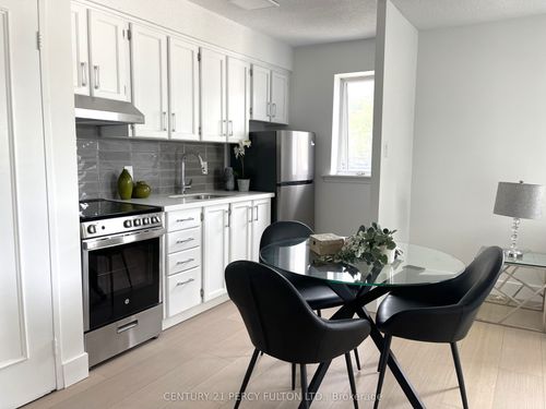 6-2373 Bloor St W, Toronto, ON, M6S1P6 | Card Image