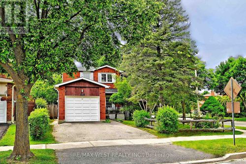 348 Brownridge Dr, Thornhill, ON, L4J5W9 | Card Image