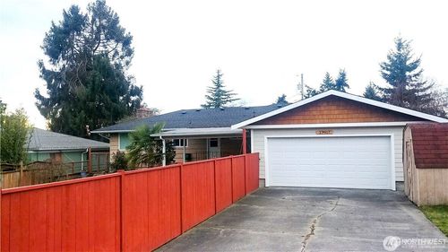 27407 Cedarhome Road, Stanwood, WA, 98292 | Card Image