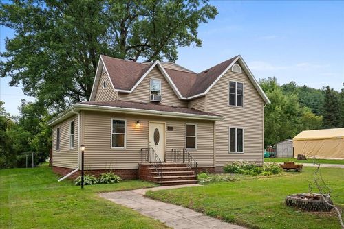 414 S Main St, Elmwood, WI, 54740-8606 | Card Image