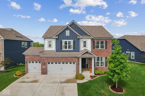 3948 Saddle Club South Pkwy, Bargersville, IN, 46106-5552 | Card Image