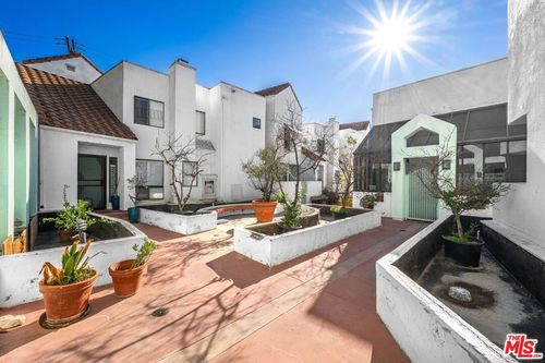 unit-4-1340 Glenwood Rd, Glendale, CA, 91201-3130 | Card Image