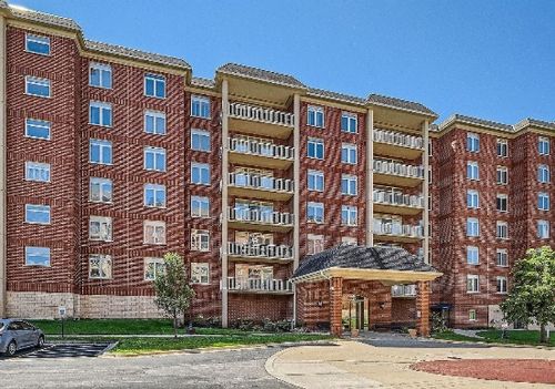unit-401-8340 Callie Ave, Morton Grove, IL, 60053-3707 | Card Image