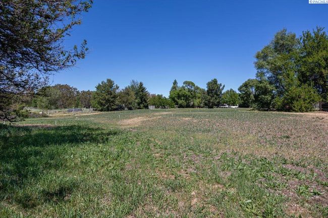 805 Babs Ave, Home with 4 bedrooms, 2 bathrooms and null parking in Benton City WA | Image 37