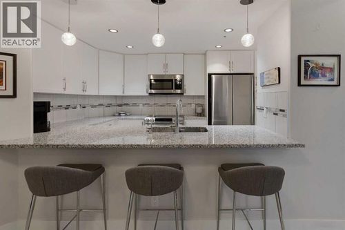 32 Varsity Estates Cir Nw, Calgary, AB, T3A2Y1 | Card Image