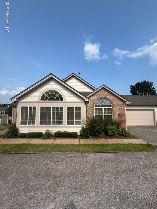 8911 Oak Branch Ln, Olive Branch, MS, 38654-6781 | Card Image