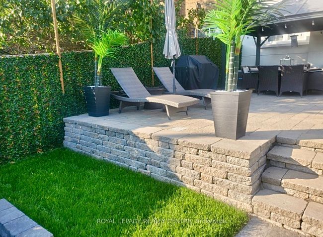 110 Simmons Blvd, House attached with 6 bedrooms, 3 bathrooms and 4 parking in Brampton ON | Image 39