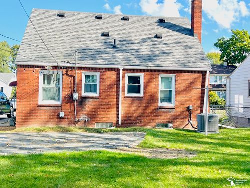 853 Mill St, Lincoln Park, MI, 48146-2737 | Card Image