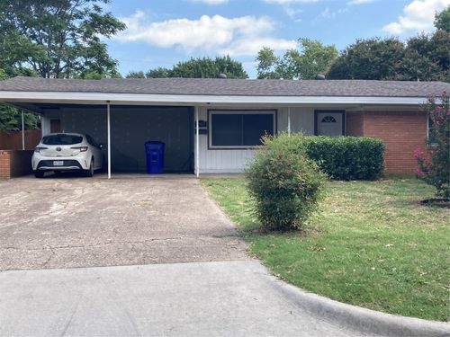 2909 Randy Ln, Farmers Branch, TX, 75234-6428 | Card Image