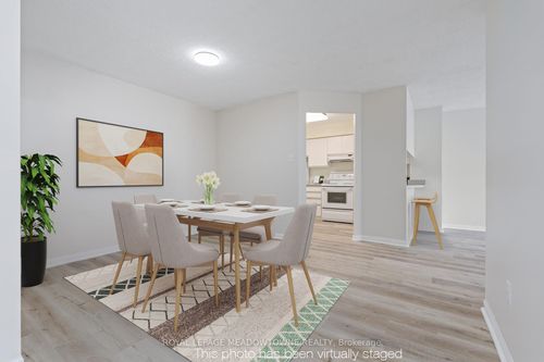 104-10 Laurelcrest St, Brampton, ON, L6S5Y3 | Card Image