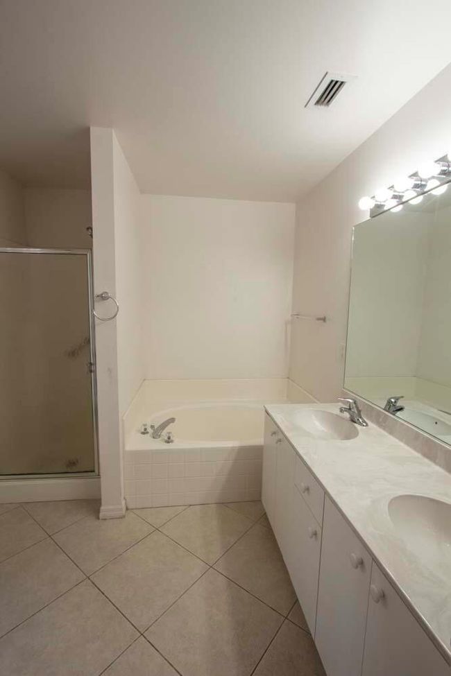 1019 Se Euclid Ln, House other with 3 bedrooms, 2 bathrooms and null parking in Port St Lucie FL | Image 29