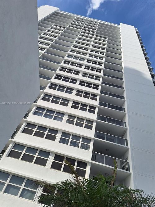 apt-1906-1904 S Ocean Dr, Hallandale Beach, FL, 33009-5964 | Card Image