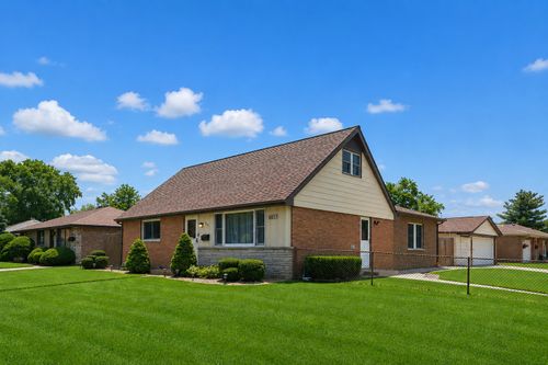 6853 Saratoga Dr, Bridgeview, IL, 60455-2028 | Card Image