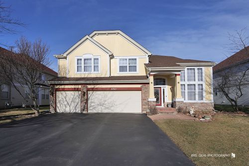 450 W Daybreak Ln, Round Lake, IL, 60073-5697 | Card Image
