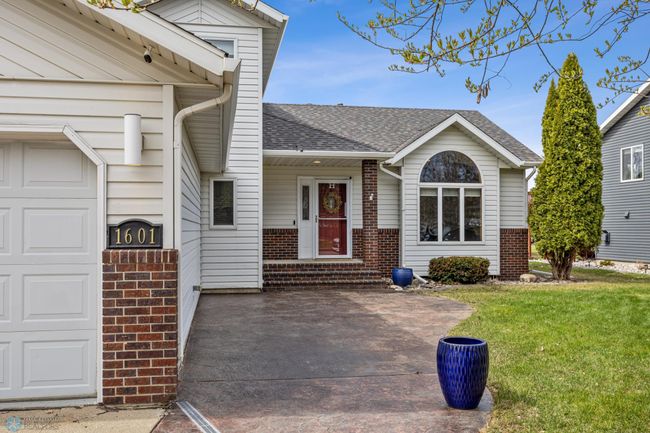 Front Entry | Image 5
