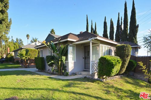 9966 Glencrest Cir, Burbank, CA, 91504-1007 | Card Image