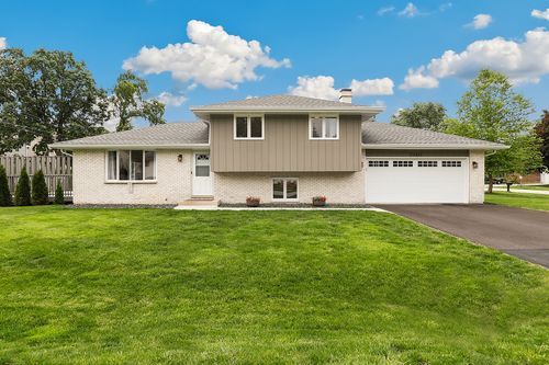 3S611 Wilbur Ave, Warrenville, IL, 60555-3249 | Card Image