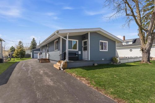 521 Delaware Avenue, North Fond Du Lac, WI, 54937 | Card Image