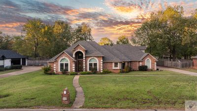 6404 N Park Road, House other with 4 bedrooms, 2 bathrooms and null parking in Texarkana TX | Image 1