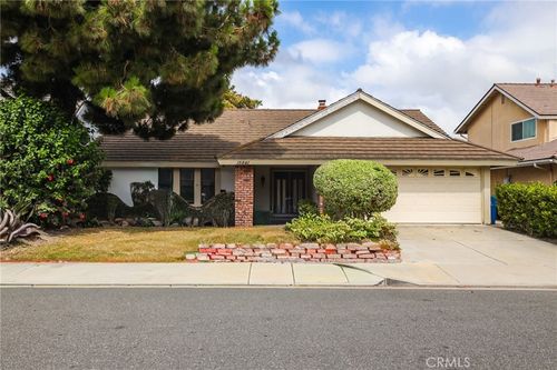 15841 Maidstone St, Westminster, CA, 92683-7526 | Card Image