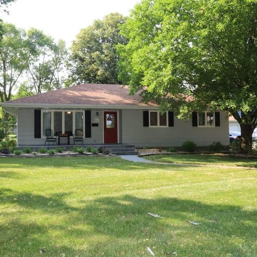 811 S Carroll St, Rock Rapids, IA, 51246-1942 | Card Image