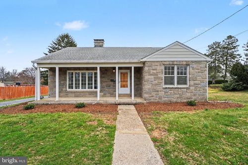 1555 Locust St, NEW CUMBERLAND, PA, 17070-1568 | Card Image