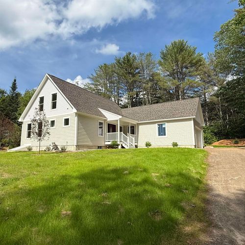 4 Hilltop Dr, Holderness, NH, 03245-5221 | Card Image