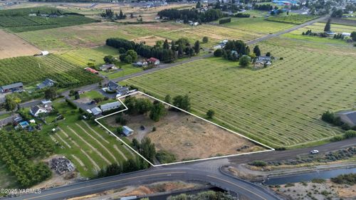 9031/9033 Old Naches Hwy, Naches, WA, 98937 | Card Image