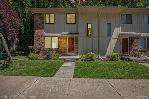 40872 Highpointe Dr, Clinton Twp, MI, 48038-2560 | Card Image
