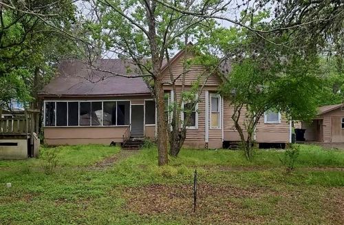 2816 Avenue G, Bay City, TX, 77414-6616 | Card Image