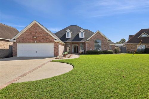 214 Knights Row, Nederland, TX, 77627-5200 | Card Image