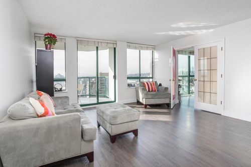 1104-121 Tenth St, New Westminster, BC, V3M3X7 | Card Image