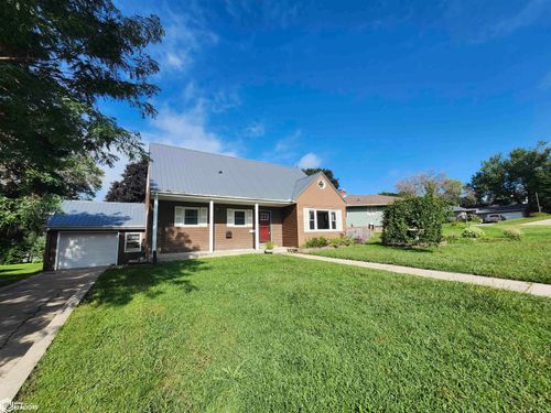 806 Forest Dr, Forest City, IA, 50436-2110 | Card Image