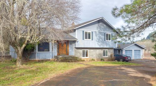 377 Fir Point Lane, Glendale, OR, 97442 | Card Image