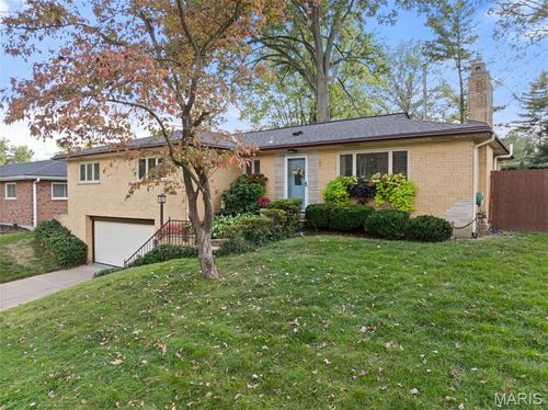 7636 Fort Henry Dr, Saint Louis, MO, 63123-1923 | Card Image