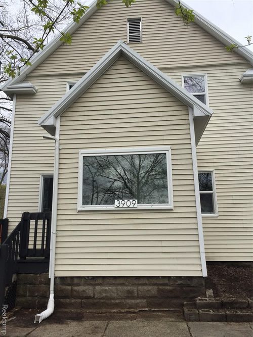 3909 Electric Ave, Port Huron, MI, 48060-8171 | Card Image