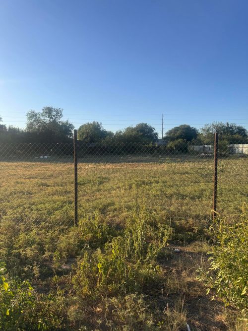 10 E 28th St, San Angelo, TX, 76903-4428 | Card Image