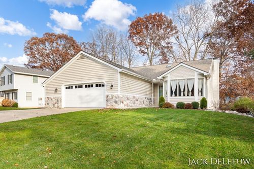 6696 Highmeadow Dr, Byron Center, MI, 49315-8358 | Card Image