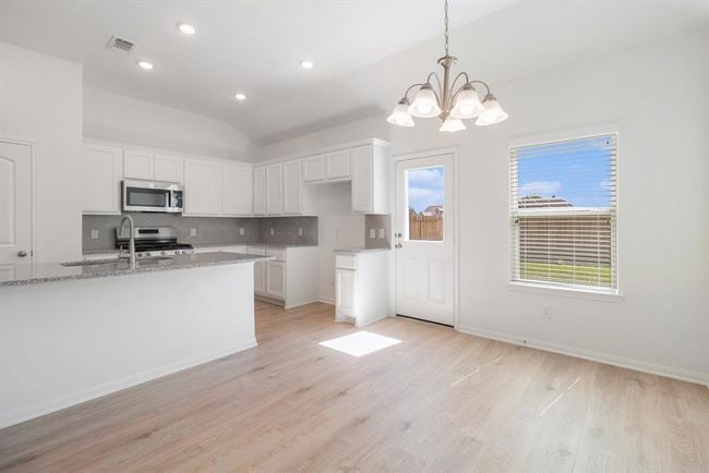 249 Edgewater Dr, House other with 4 bedrooms, 2 bathrooms and 2 parking in West Columbia TX | Image 10