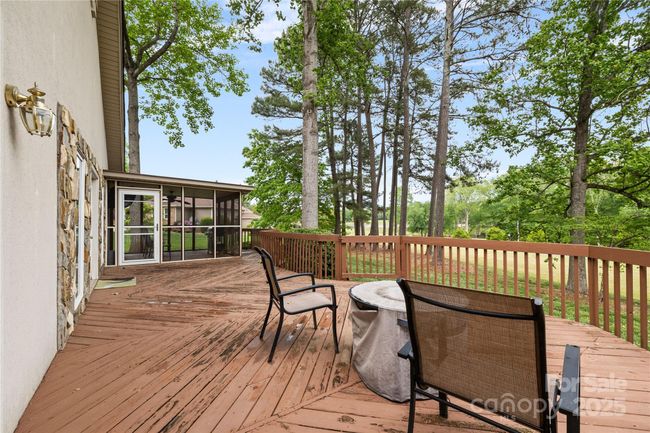 large deck | Image 12