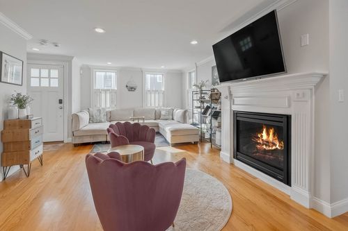 1-65 Green St, Boston, MA, 02129-2533 | Card Image