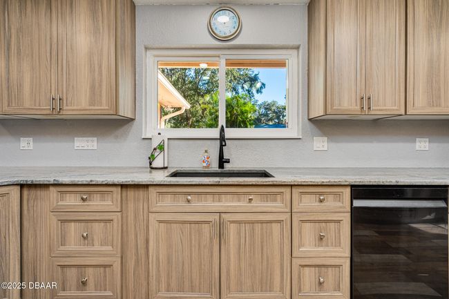 894 Quarters Ct, House other with 3 bedrooms, 2 bathrooms and null parking in Port Orange FL | Image 8