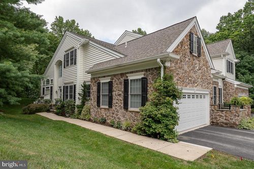 14-102 Whiteland Hills Cir, Exton, PA, 19341-2214 | Card Image