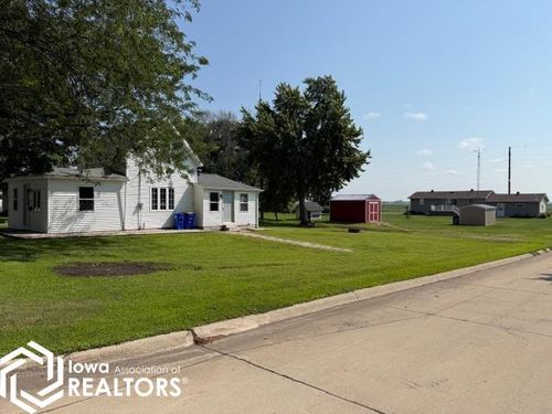 585 6th Ave Se, Britt, IA, 50423-2028 | Card Image
