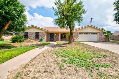 4941 Hialeah Drive, House other with 3 bedrooms, 2 bathrooms and null parking in Abilene TX | Image 1