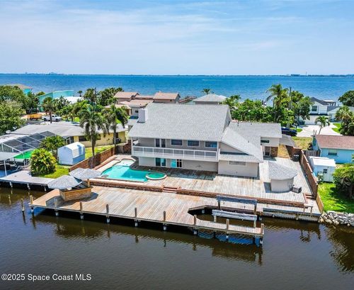 397 Milford Point Dr, MERRITT ISLAND, FL, 32952-2582 | Card Image