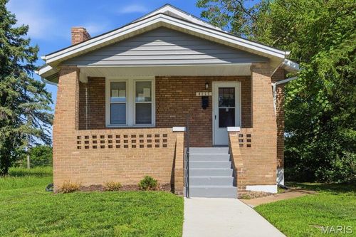 4117 Ravenwood Ave, Saint Louis, MO, 63121-3218 | Card Image